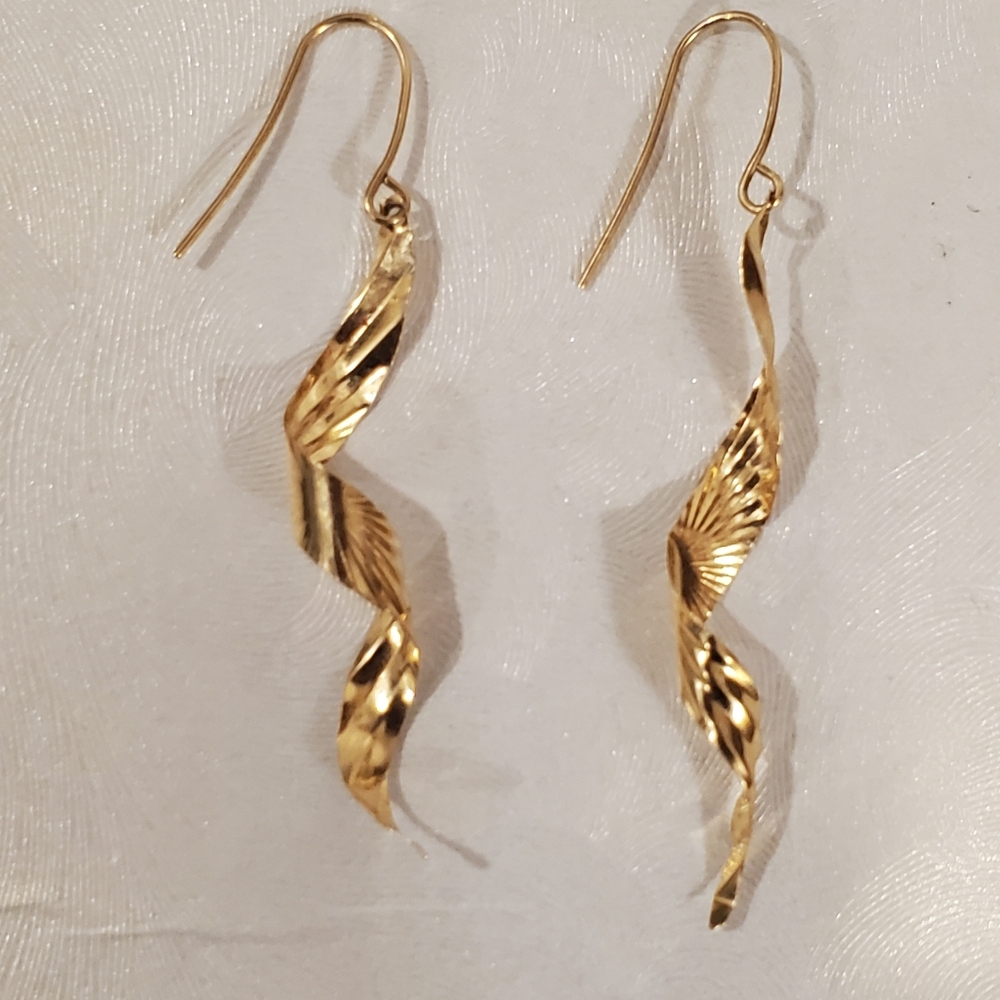 Solid 14k Gold Design Earrings Vintage 14k Yellow Gold Earrings